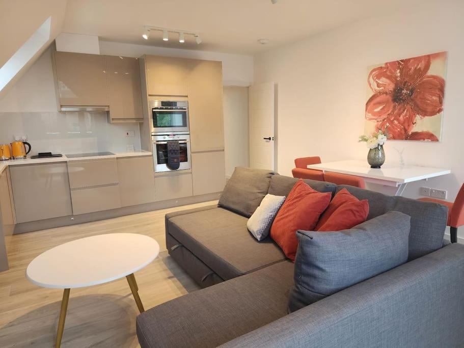 Paradigm Court, Brand New 1-Bedroom Flat อ็อกซ์ฟอร์ด ภายนอก รูปภาพ